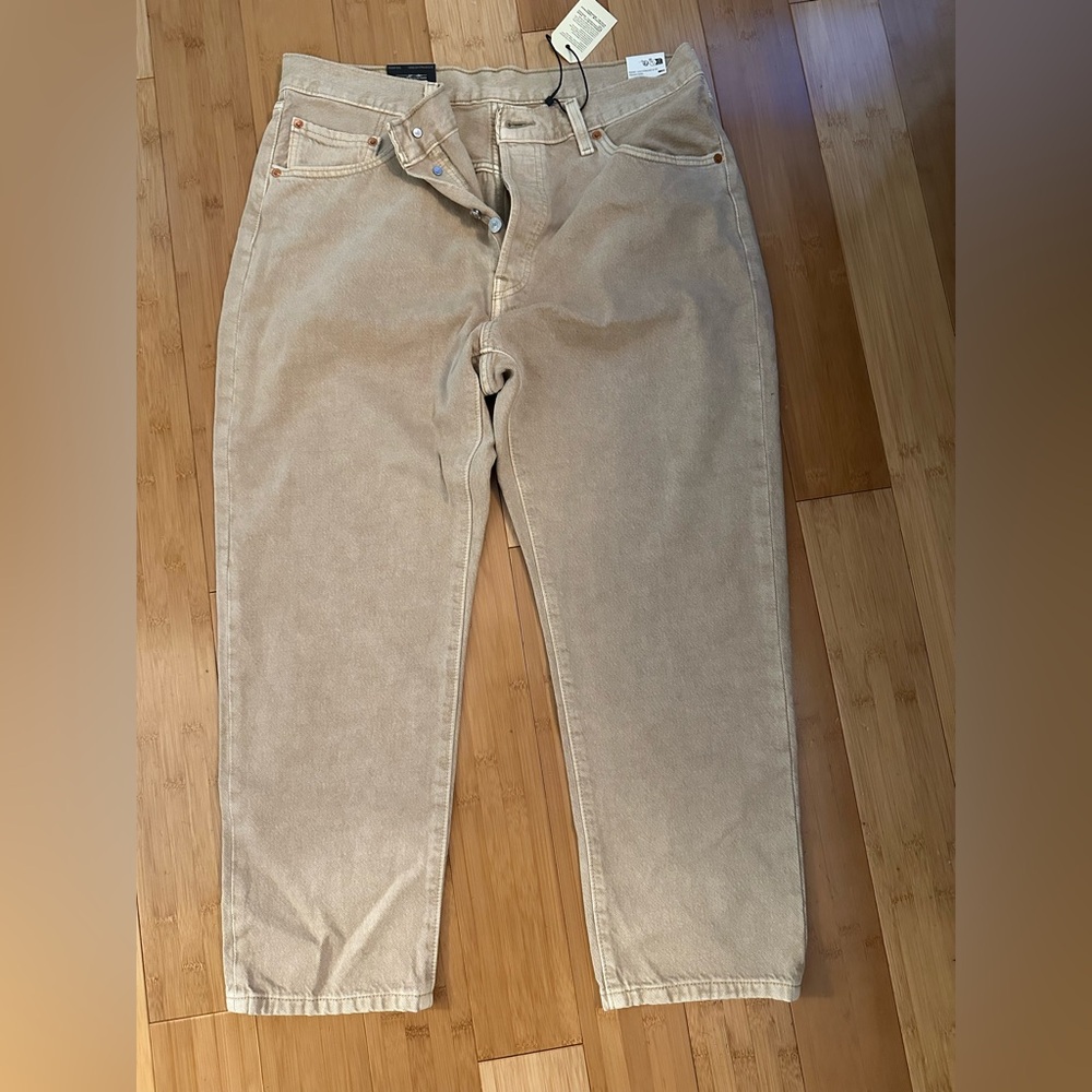 Women’s Levi’s 33x26 Jeans
